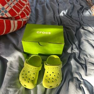 Green toddler crocs size 5 limeade with box